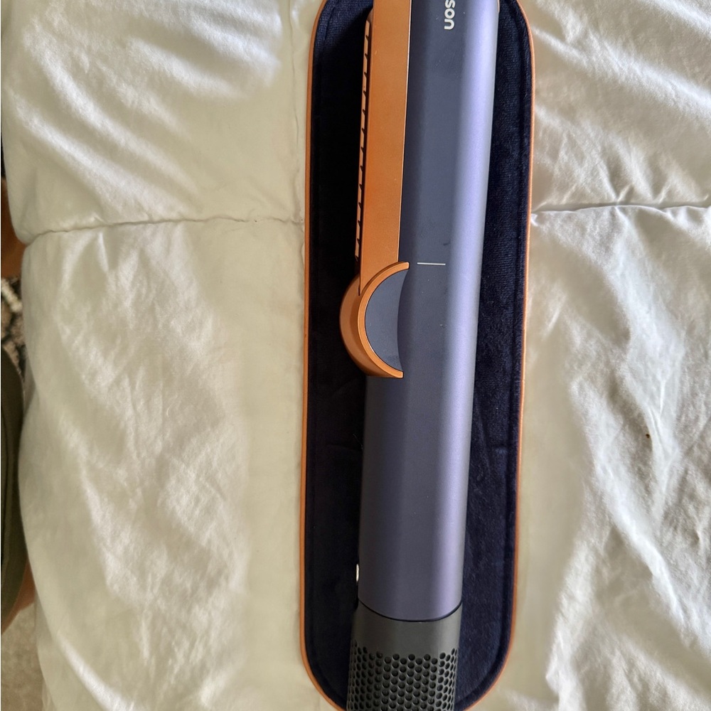 Dyson AirStrait